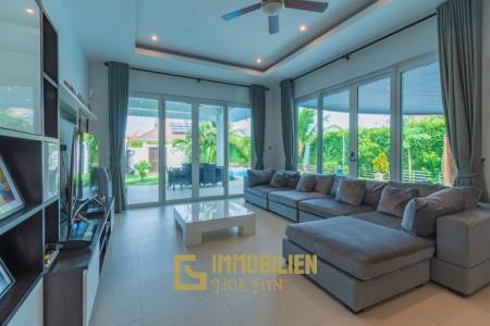 Klassische 3 Schlafzimmer Pool Villa