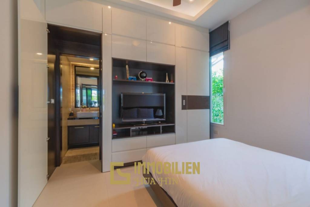 Klassische 3 Schlafzimmer Pool Villa