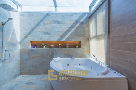 Klassische 3 Schlafzimmer Pool Villa