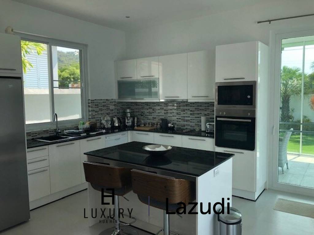 560 metro cuadrado 3 ` Casa de Venta