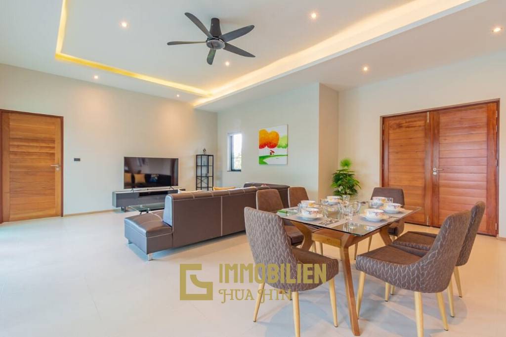 Ansprechende Villa mit 3 Schlafzimmern und Pool
