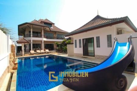 Tolles Design 2-stöckige Pool Villa mit toller Aussicht