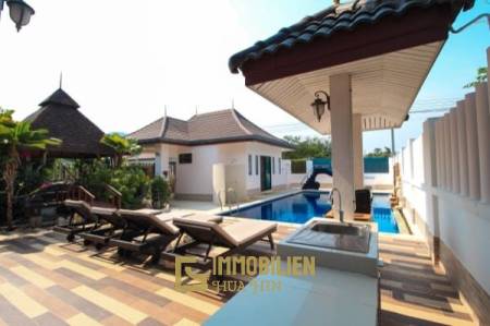 Tolles Design 2-stöckige Pool Villa mit toller Aussicht