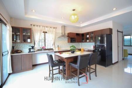 Great Design 3 Storey Pool Villa with great views