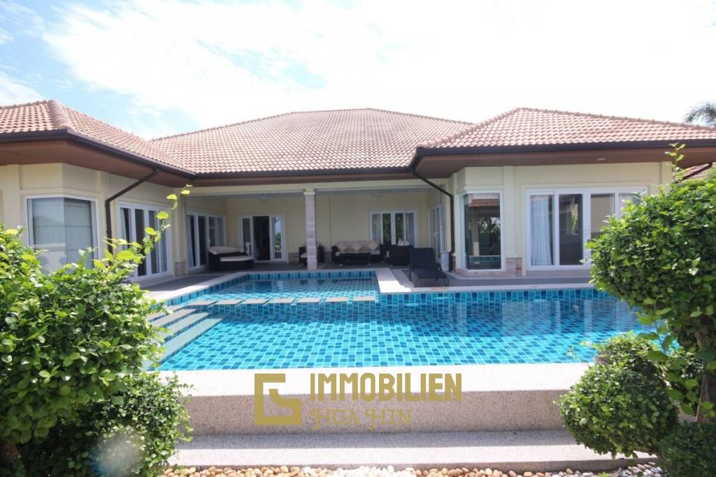Gute Qualität, 3 Schlafzimmer Pool Villa auf einer schönen end Parzelle