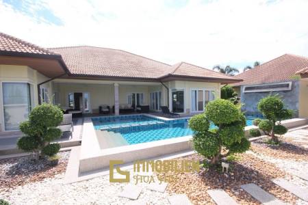 Gute Qualität, 3 Schlafzimmer Pool Villa auf einer schönen end Parzelle