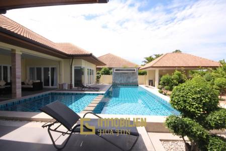 Gute Qualität, 3 Schlafzimmer Pool Villa auf einer schönen end Parzelle