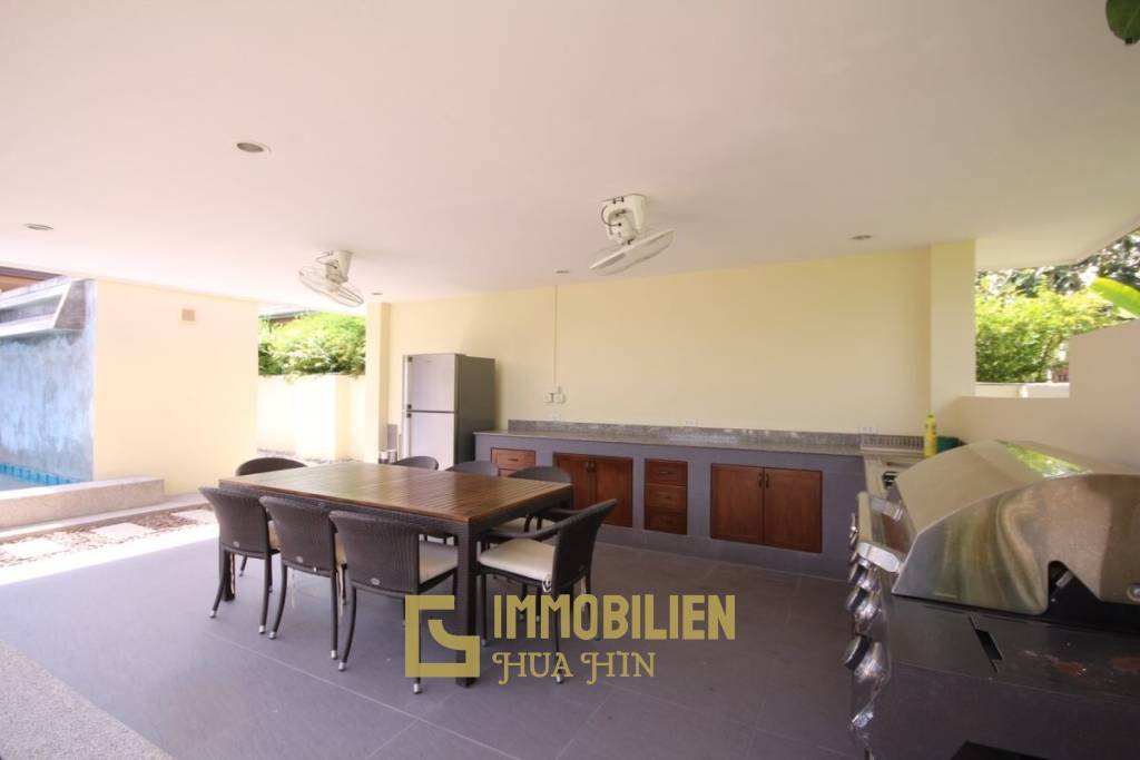 Gute Qualität, 3 Schlafzimmer Pool Villa auf einer schönen end Parzelle