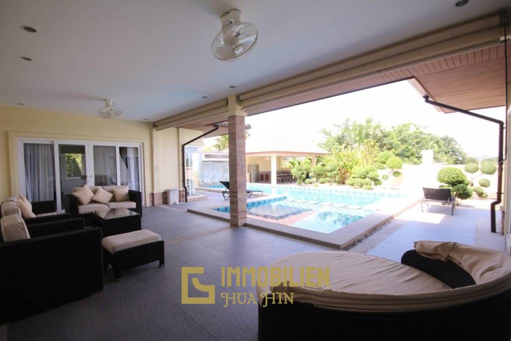 Gute Qualität, 3 Schlafzimmer Pool Villa auf einer schönen end Parzelle