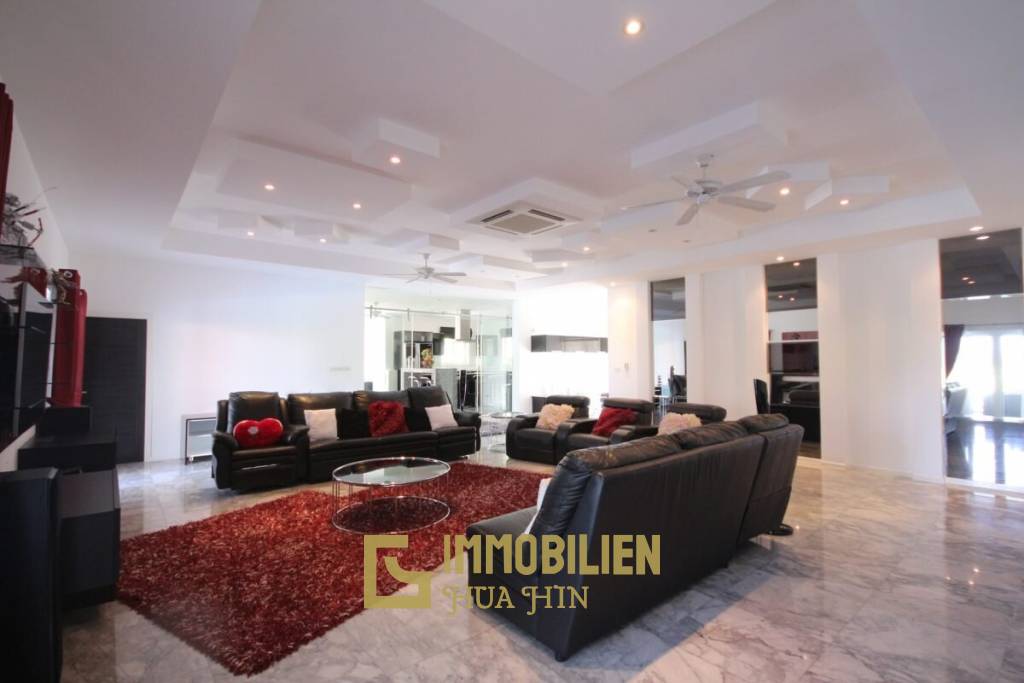 Gute Qualität, 3 Schlafzimmer Pool Villa auf einer schönen end Parzelle