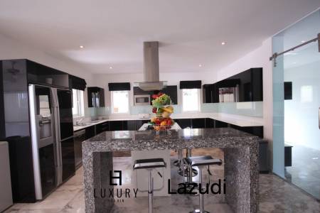 Good Quality 3 Bedroom Pool Villa On A Nice End Plot