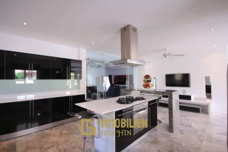 Gute Qualität, 3 Schlafzimmer Pool Villa auf einer schönen end Parzelle