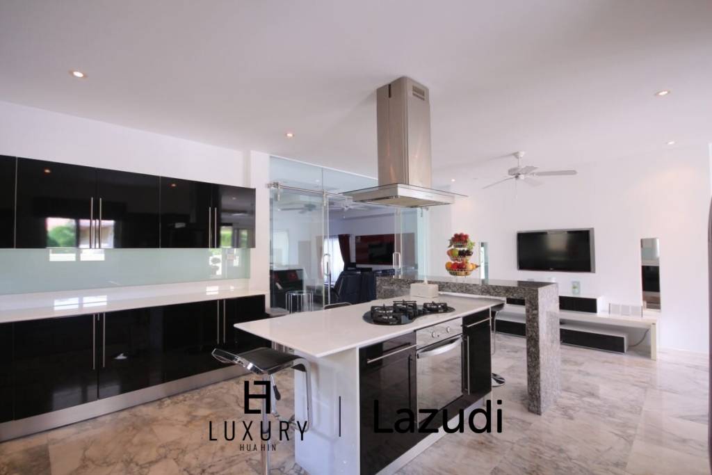 Good Quality 3 Bedroom Pool Villa On A Nice End Plot