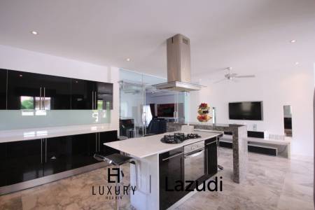 Good Quality 3 Bedroom Pool Villa On A Nice End Plot