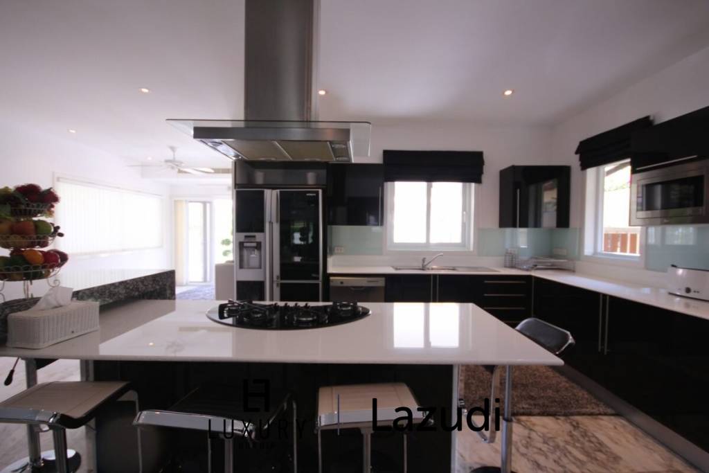 Good Quality 3 Bedroom Pool Villa On A Nice End Plot