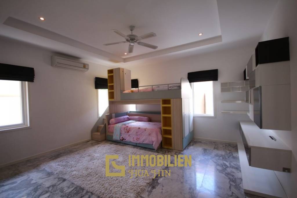 Gute Qualität, 3 Schlafzimmer Pool Villa auf einer schönen end Parzelle