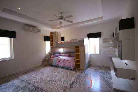Good Quality 3 Bedroom Pool Villa On A Nice End Plot