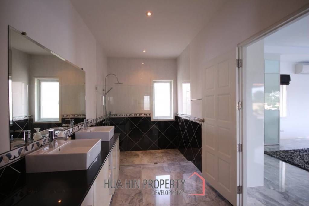Good Quality 3 Bedroom Pool Villa On A Nice End Plot