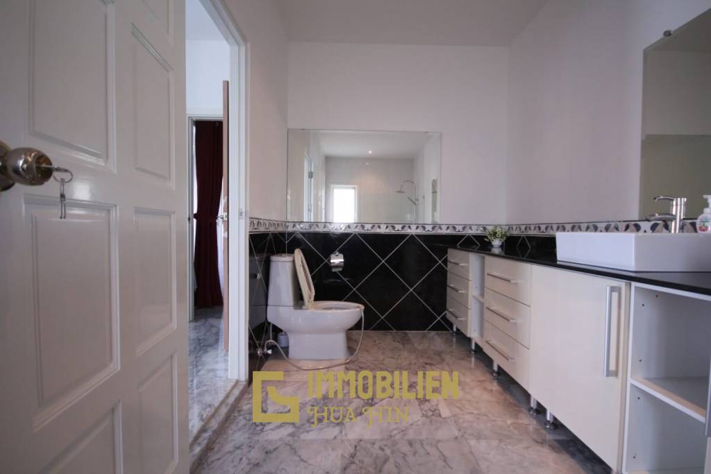 Gute Qualität, 3 Schlafzimmer Pool Villa auf einer schönen end Parzelle