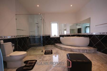 Good Quality 3 Bedroom Pool Villa On A Nice End Plot