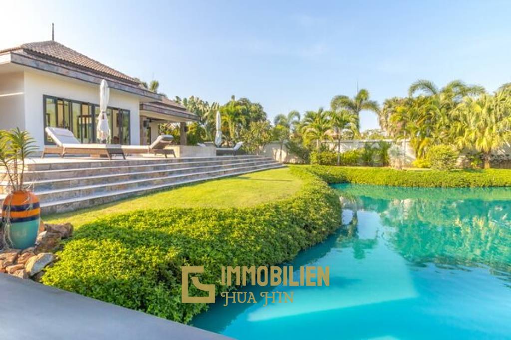 Exclusive Pool Villa im Bali-Stil mit 4 Schlafzimmern