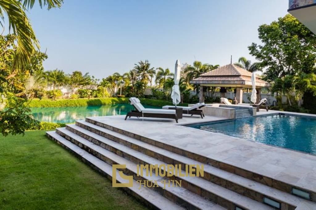 Exclusive Pool Villa im Bali-Stil mit 4 Schlafzimmern