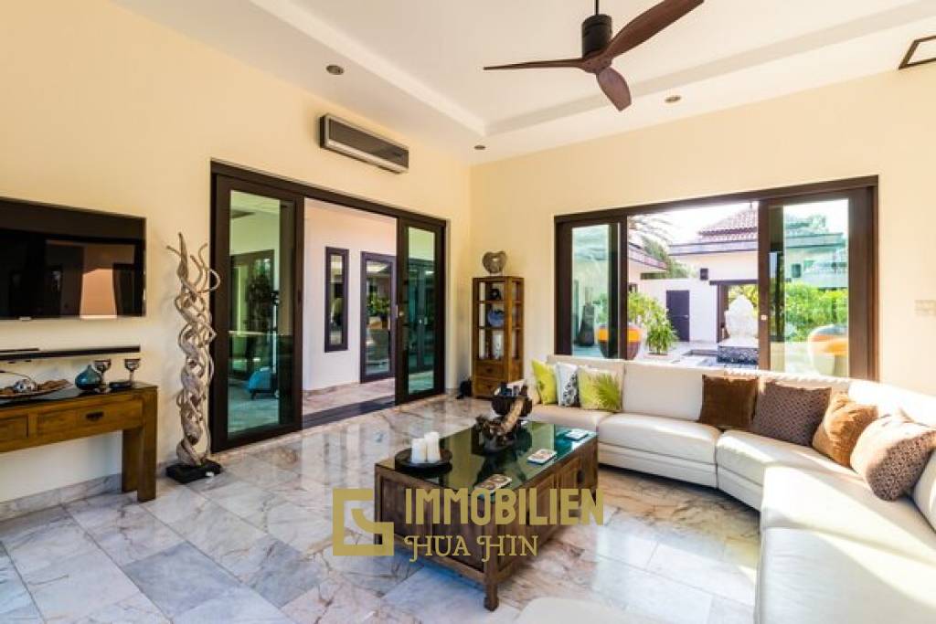 Exclusive Pool Villa im Bali-Stil mit 4 Schlafzimmern