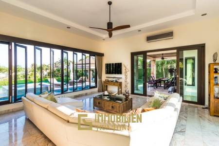 Exclusive Pool Villa im Bali-Stil mit 4 Schlafzimmern