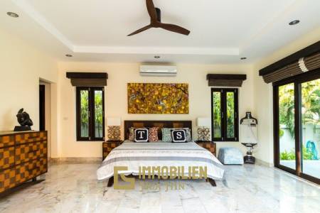 Exclusive Pool Villa im Bali-Stil mit 4 Schlafzimmern