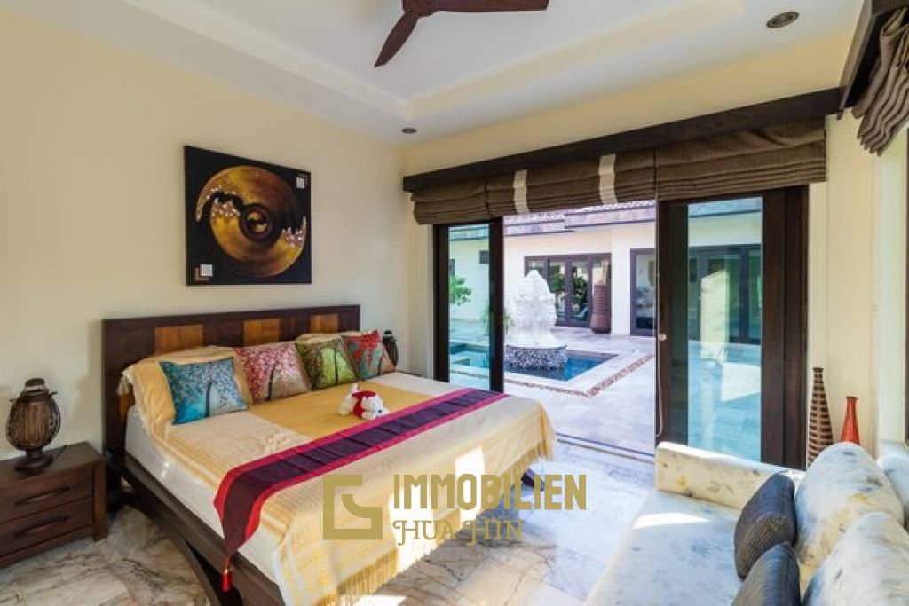 Exclusive Pool Villa im Bali-Stil mit 4 Schlafzimmern