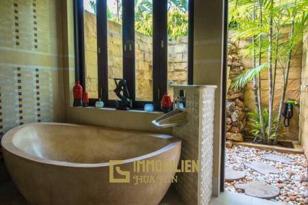 Exclusive Pool Villa im Bali-Stil mit 4 Schlafzimmern