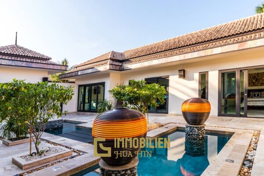 Exclusive Pool Villa im Bali-Stil mit 4 Schlafzimmern