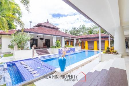 Stunning 3 Bedroom Bali Style Pool Villa in Soi 114