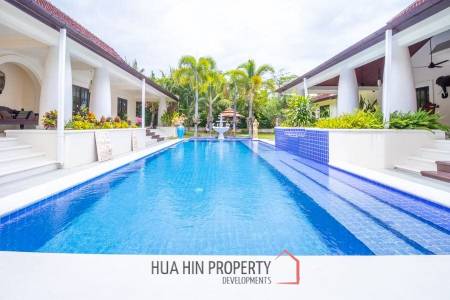 Stunning 3 Bedroom Bali Style Pool Villa in Soi 114
