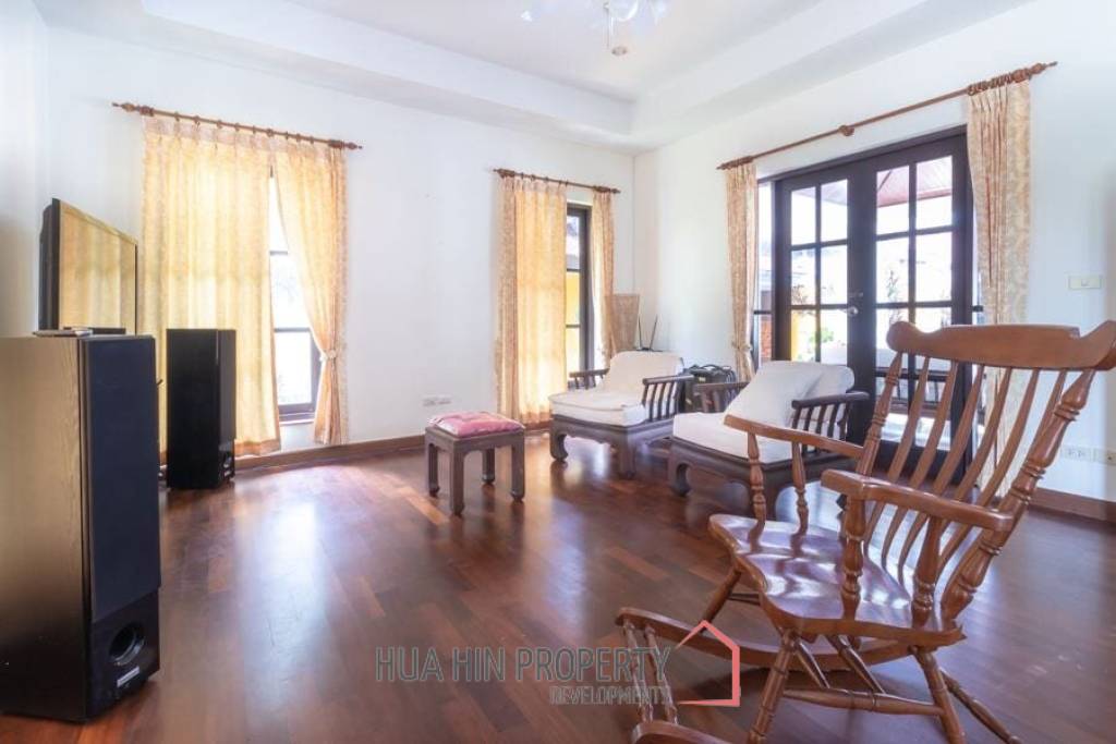 Stunning 3 Bedroom Bali Style Pool Villa in Soi 114