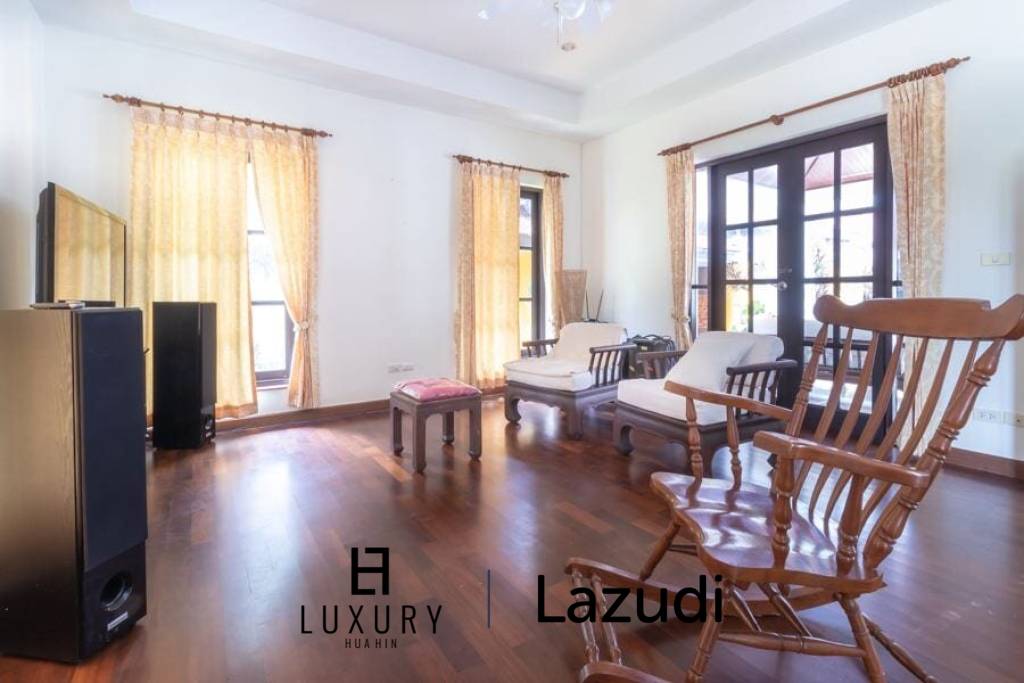 Stunning 3 Bedroom Bali Style Pool Villa in Soi 114