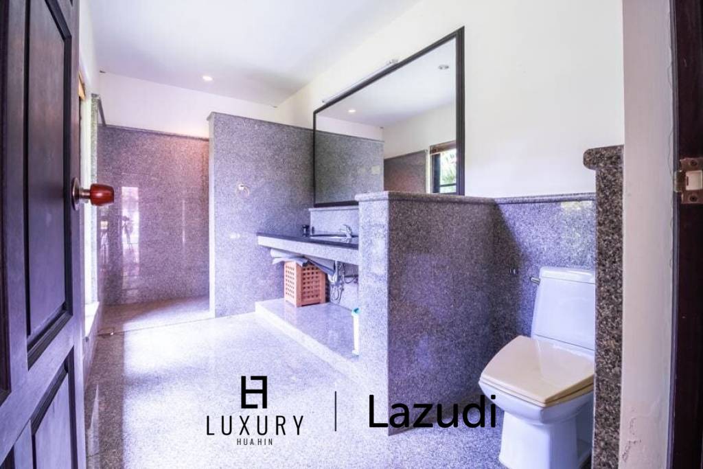 Stunning 3 Bedroom Bali Style Pool Villa in Soi 114