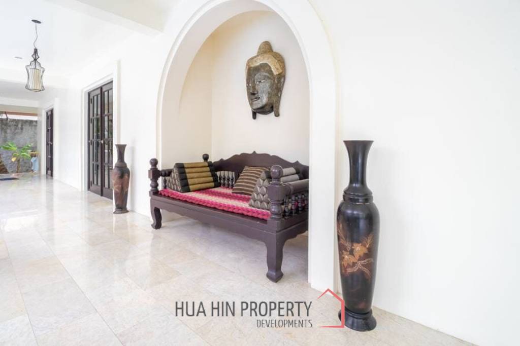 Stunning 3 Bedroom Bali Style Pool Villa in Soi 114