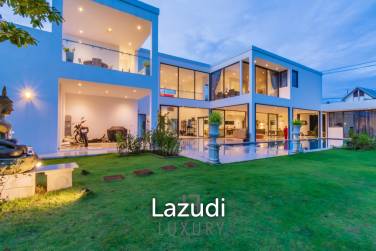 La Lua : Modern 4 Bedroom 2 Storey Villa With Great Views La Lua : Modern 4 Bedroom 2 Storey Villa With Great Views