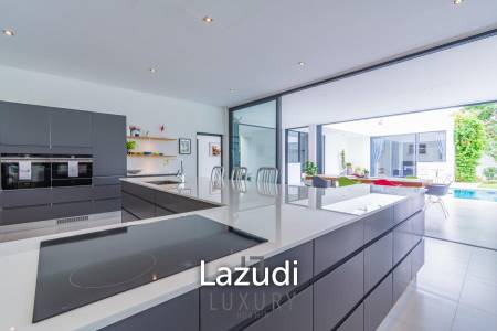 La Lua : Modern 4 Bedroom 2 Storey Villa With Great Views