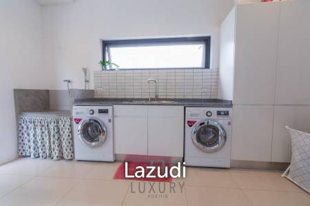 La Lua : Modern 4 Bedroom 2 Storey Villa With Great Views
