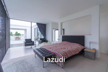 La Lua : Modern 4 Bedroom 2 Storey Villa With Great Views