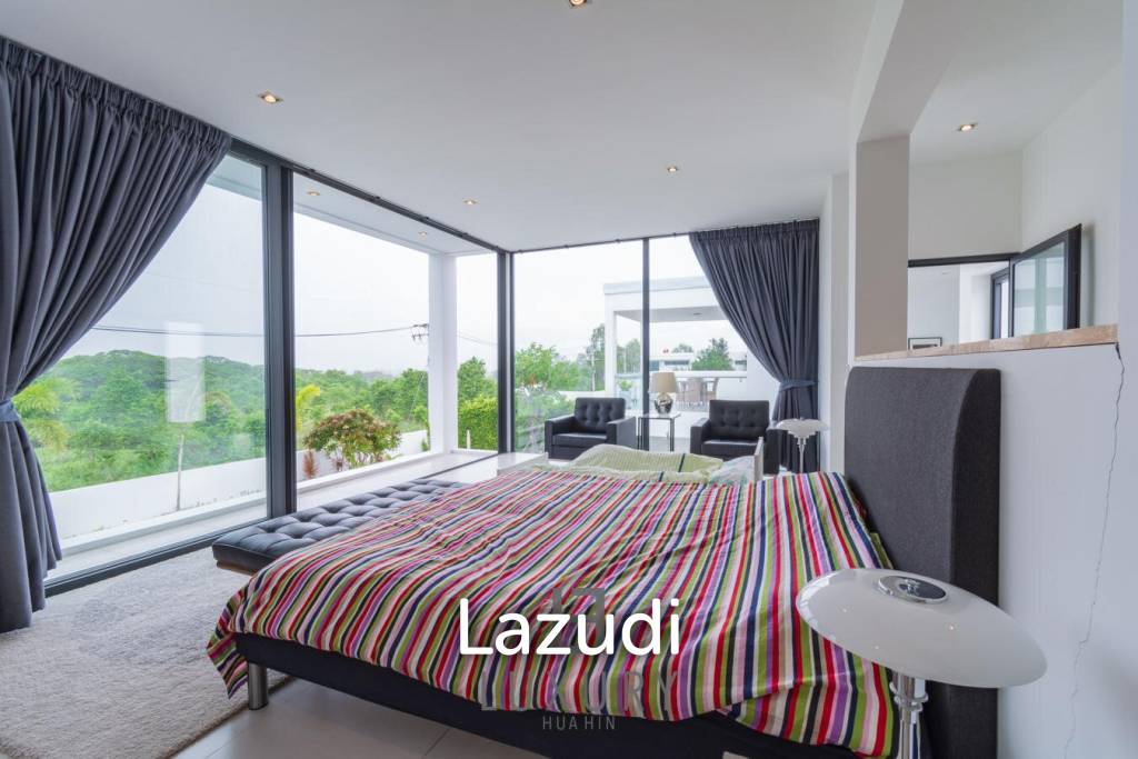 La Lua : Modern 4 Bedroom 2 Storey Villa With Great Views