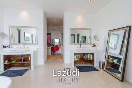 La Lua : Modern 4 Bedroom 2 Storey Villa With Great Views