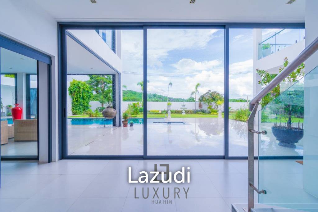 La Lua : Modern 4 Bedroom 2 Storey Villa With Great Views