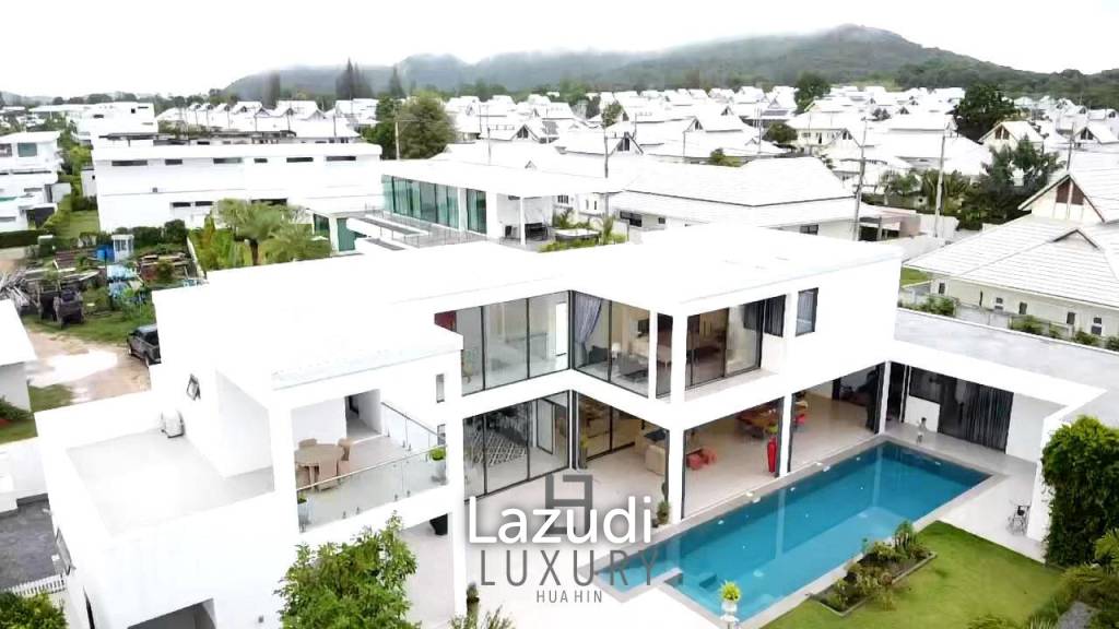 La Lua : Modern 4 Bedroom 2 Storey Villa With Great Views
