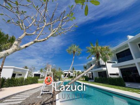 La Lua : Modern 4 Bedroom 2 Storey Villa With Great Views