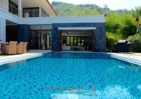 Phu Montra : Luxury 3 Bedroom Pool Villa