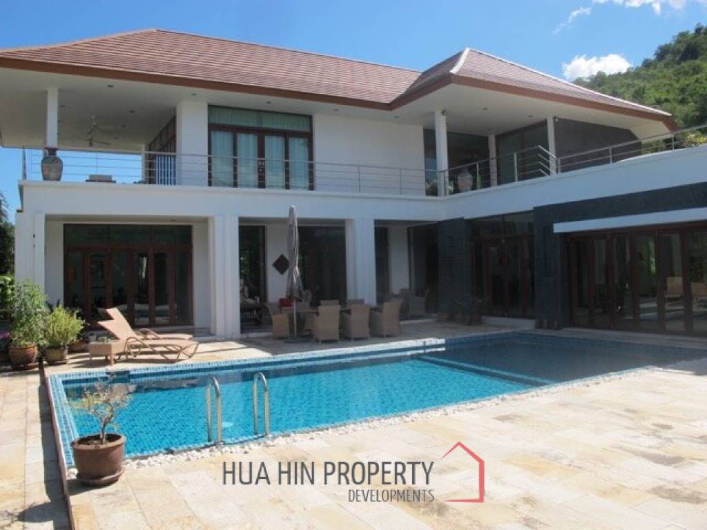 Phu Montra : Luxury 3 Bedroom Pool Villa