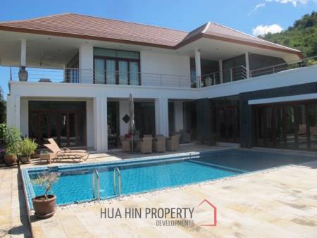 Phu Montra : Luxury 3 Bedroom Pool Villa